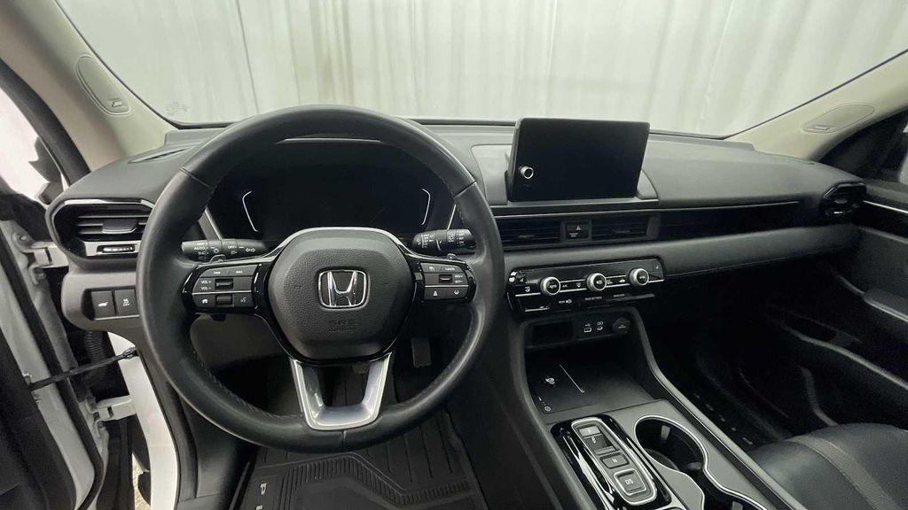 used 2024 Honda Pilot car, priced at $43,998