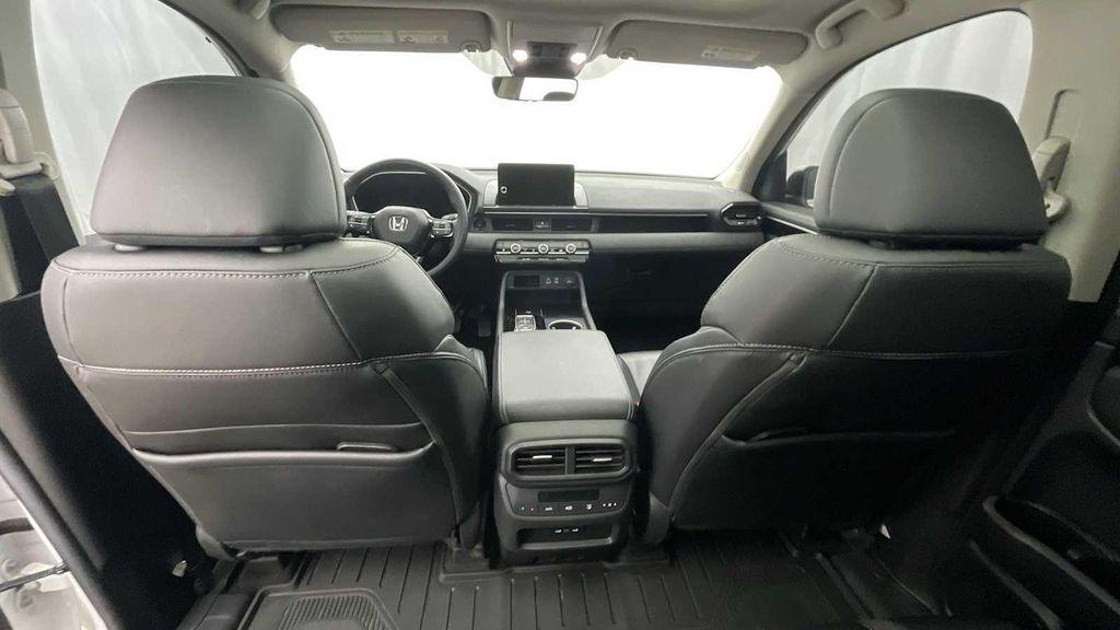 used 2024 Honda Pilot car, priced at $43,998