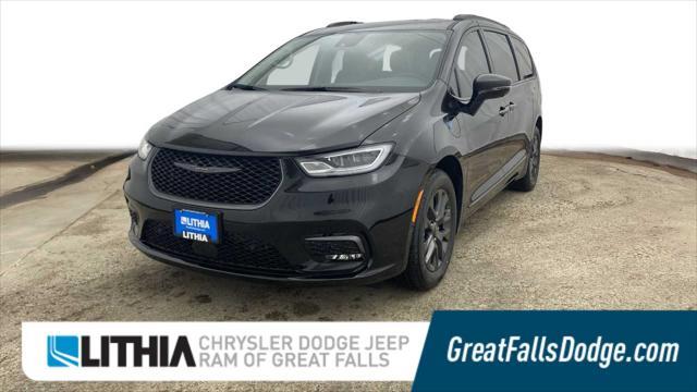 new 2024 Chrysler Pacifica Hybrid car, priced at $51,250