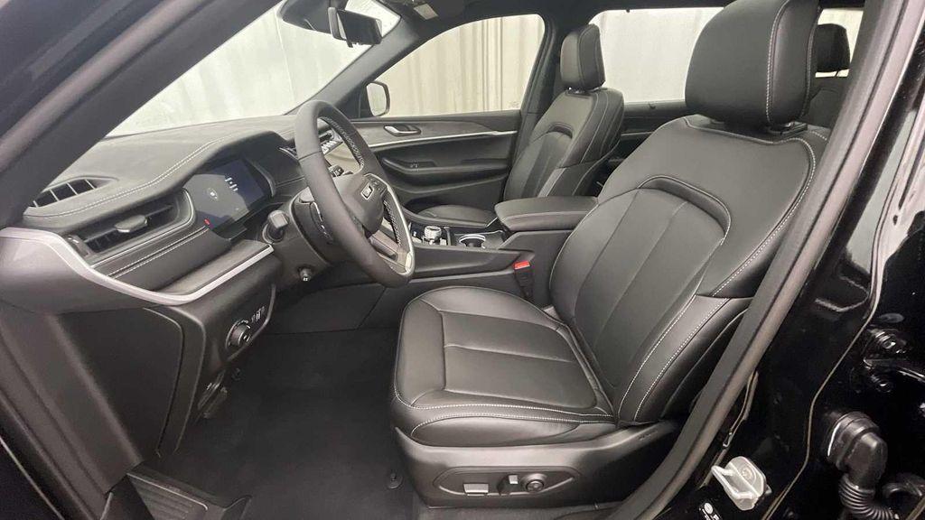 new 2025 Jeep Grand Cherokee L car, priced at $55,136