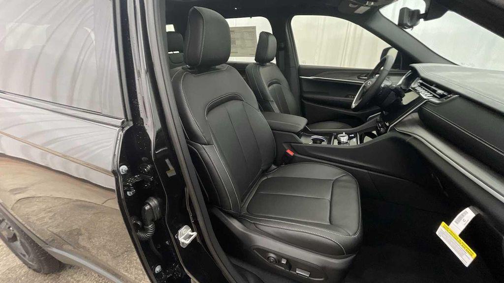 new 2025 Jeep Grand Cherokee L car, priced at $55,136