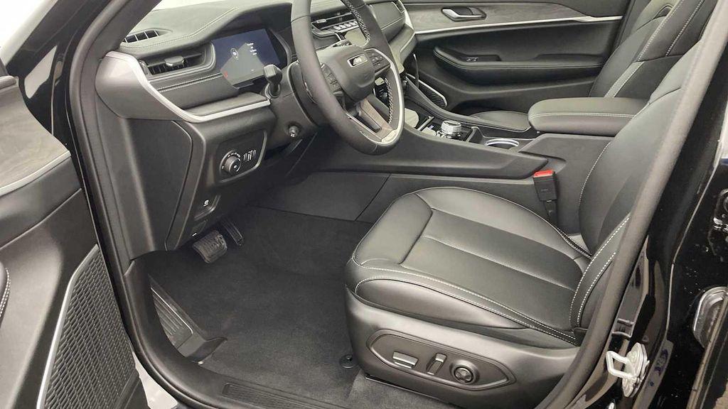 new 2025 Jeep Grand Cherokee L car, priced at $55,136