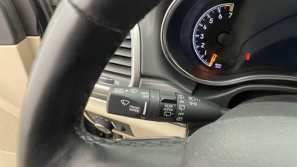 used 2021 Jeep Grand Cherokee car, priced at $27,998