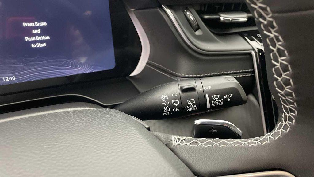 new 2025 Jeep Grand Cherokee car, priced at $37,252