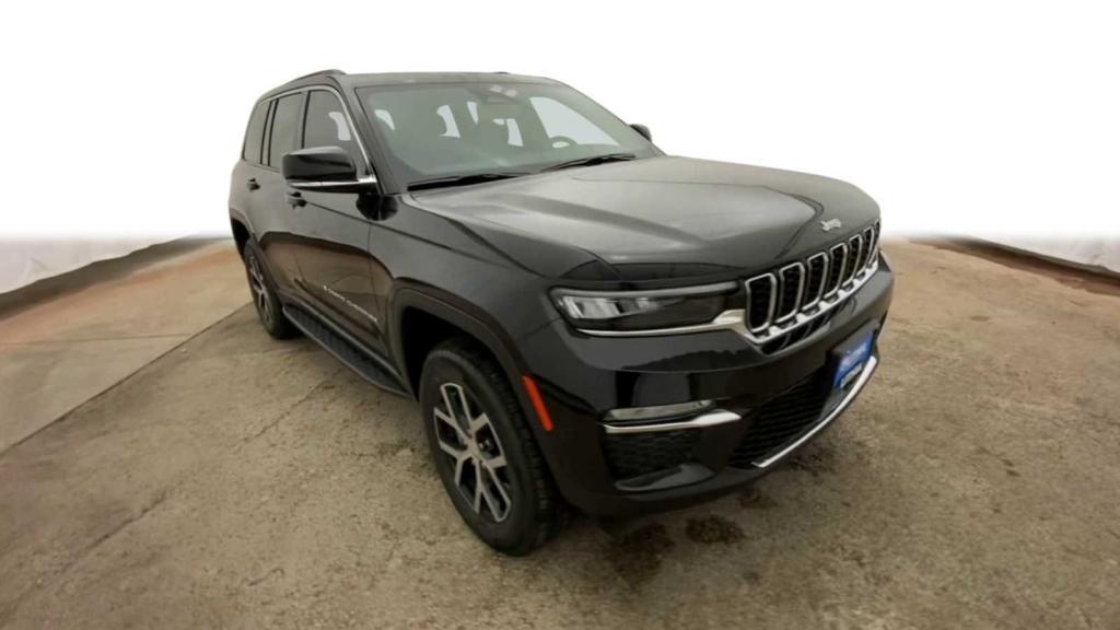 new 2024 Jeep Grand Cherokee car, priced at $50,419