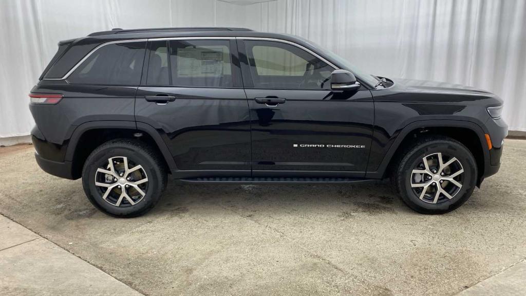 new 2024 Jeep Grand Cherokee car, priced at $50,419