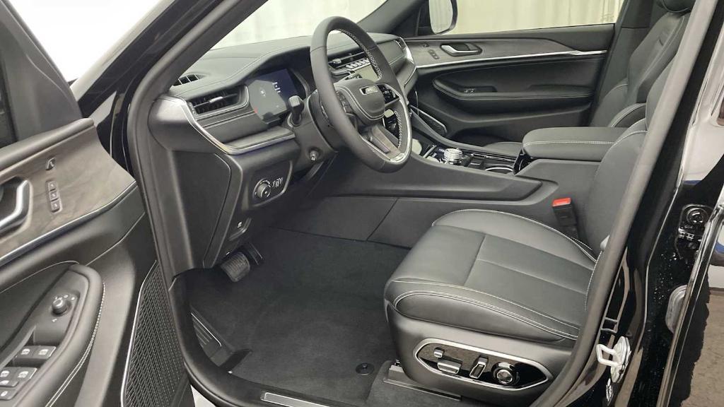 new 2025 Jeep Grand Cherokee L car, priced at $64,860