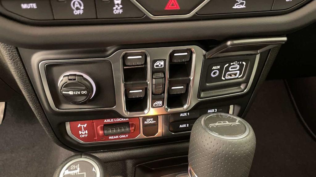 new 2025 Jeep Gladiator car, priced at $53,771