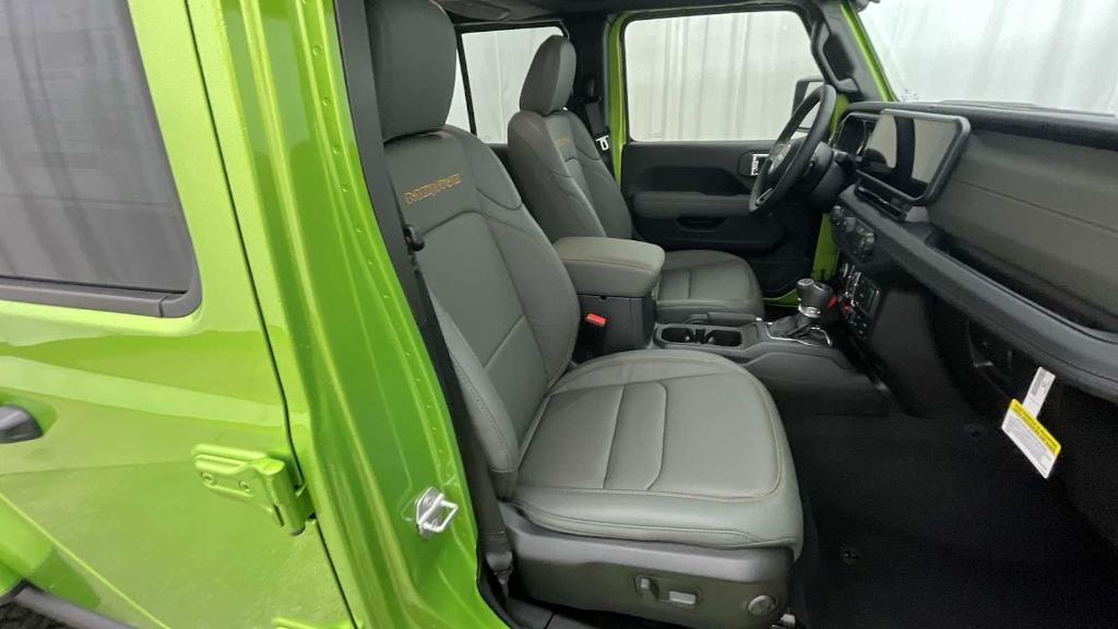 new 2025 Jeep Gladiator car, priced at $53,771