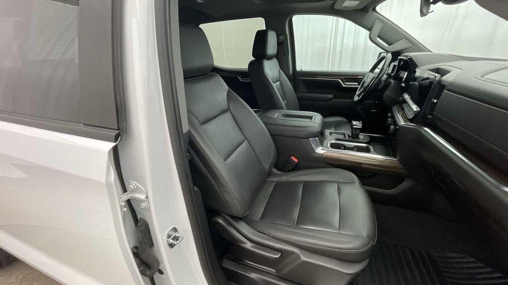 used 2022 Chevrolet Silverado 1500 car, priced at $42,992