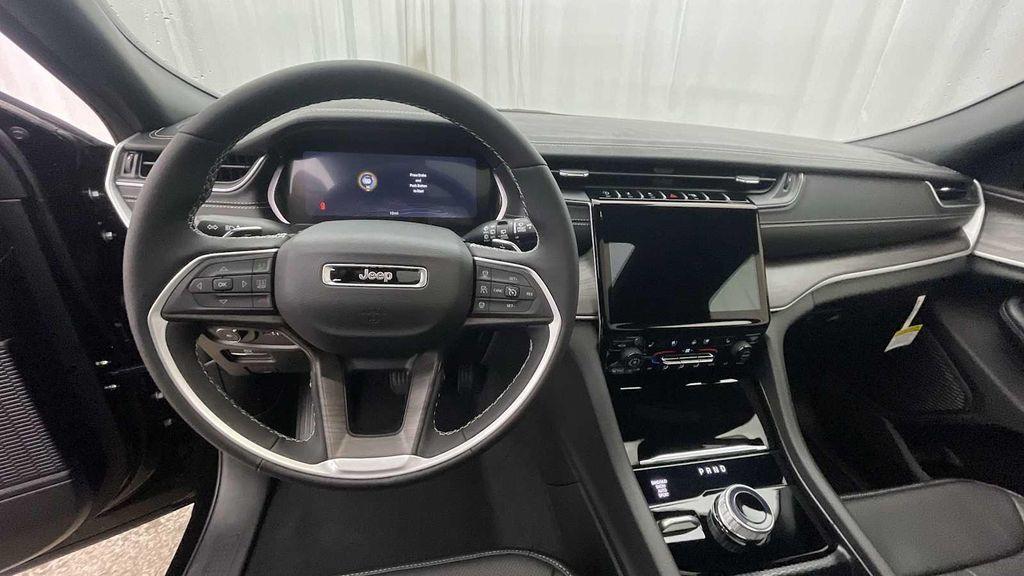 new 2025 Jeep Grand Cherokee L car, priced at $53,397