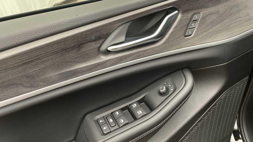 new 2025 Jeep Grand Cherokee L car, priced at $53,397