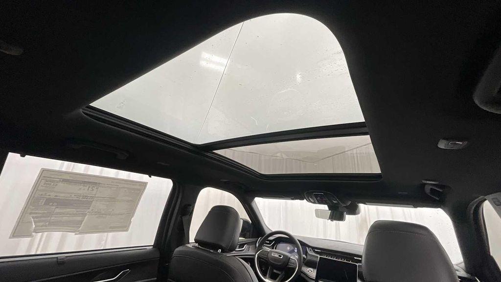 new 2025 Jeep Grand Cherokee L car, priced at $53,397