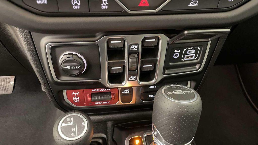 new 2025 Jeep Gladiator car, priced at $53,235