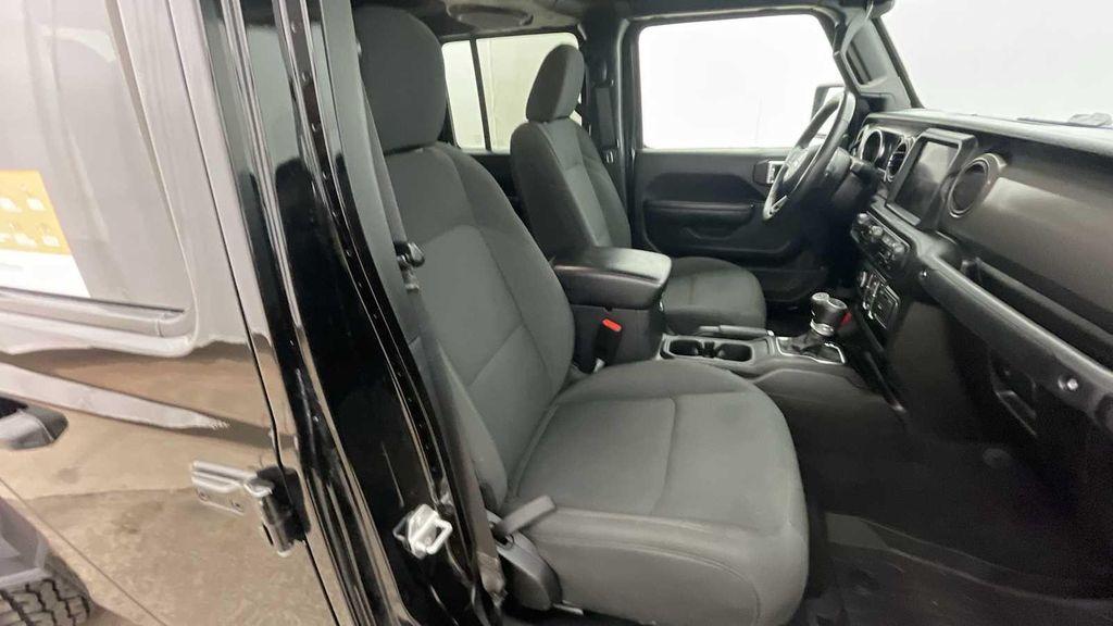 used 2021 Jeep Gladiator car, priced at $32,000