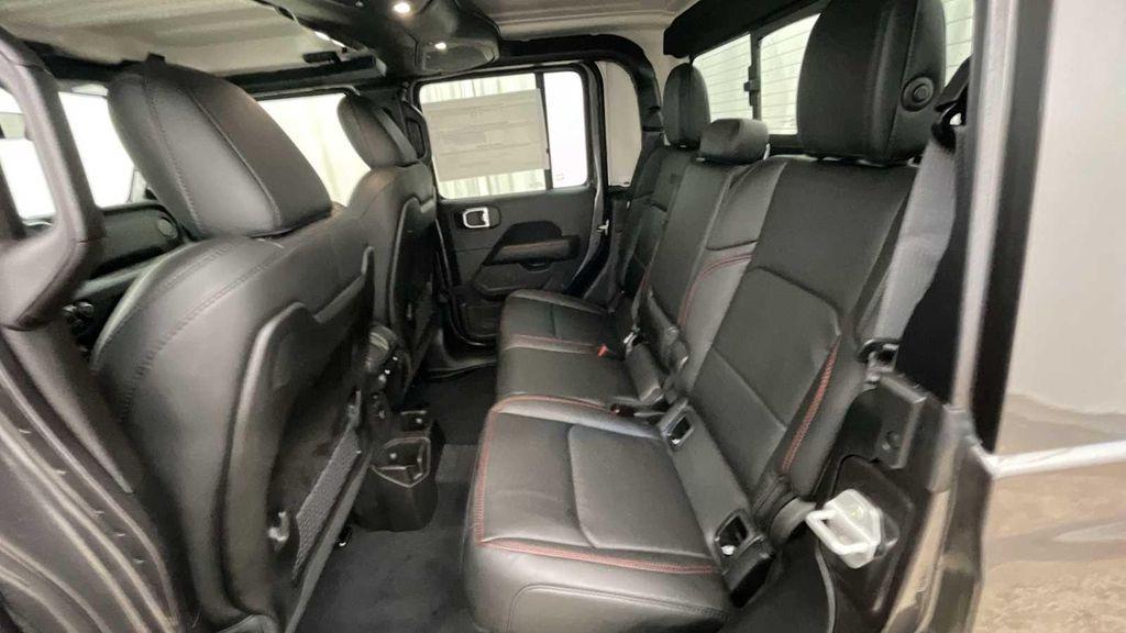 new 2025 Jeep Gladiator car, priced at $51,029