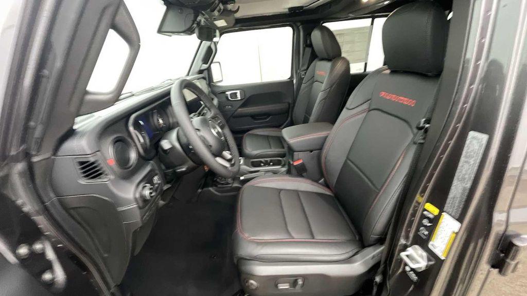 new 2025 Jeep Gladiator car, priced at $51,029