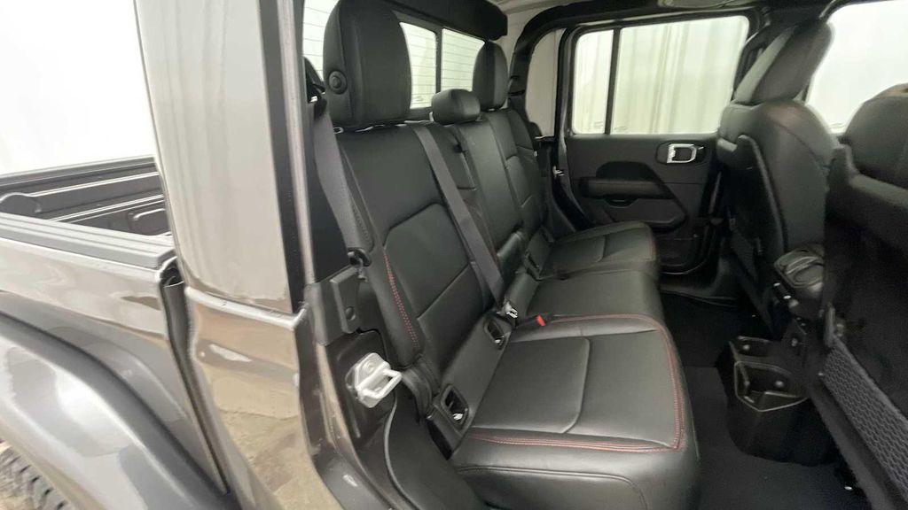 new 2025 Jeep Gladiator car, priced at $51,029