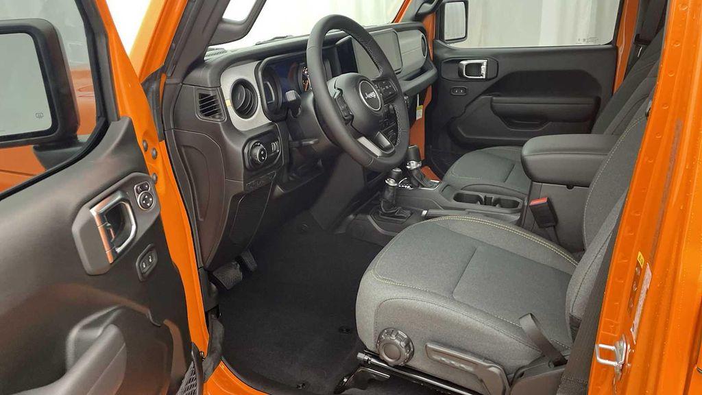 new 2025 Jeep Gladiator car, priced at $43,750