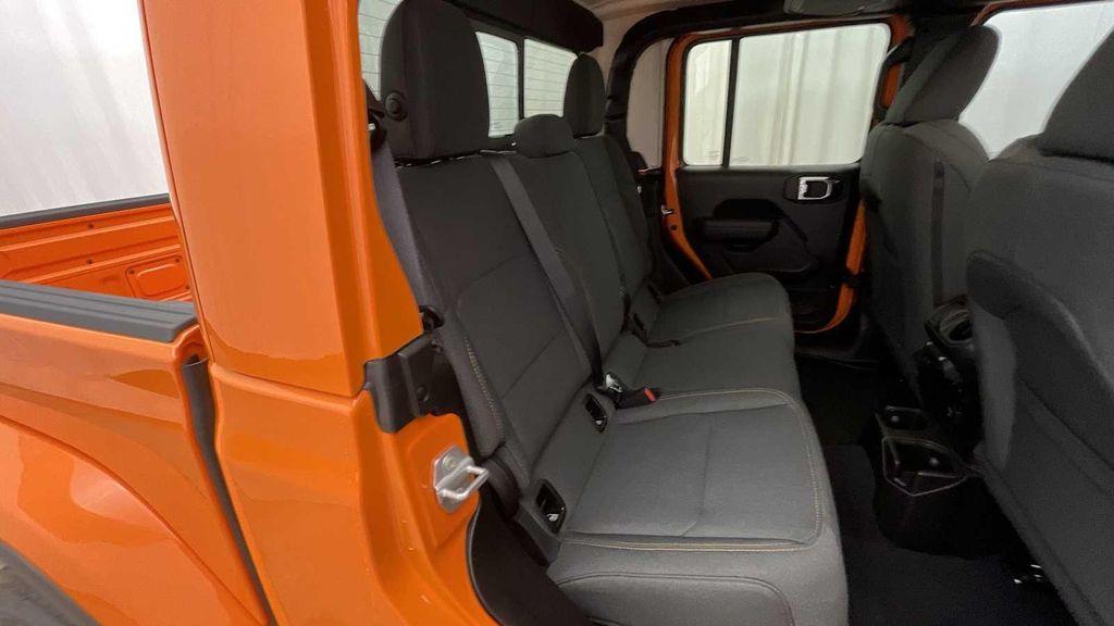 new 2025 Jeep Gladiator car, priced at $43,750