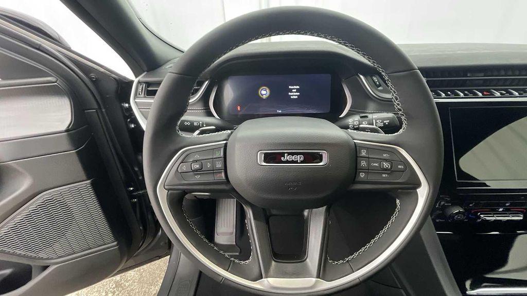 new 2025 Jeep Grand Cherokee car, priced at $44,710