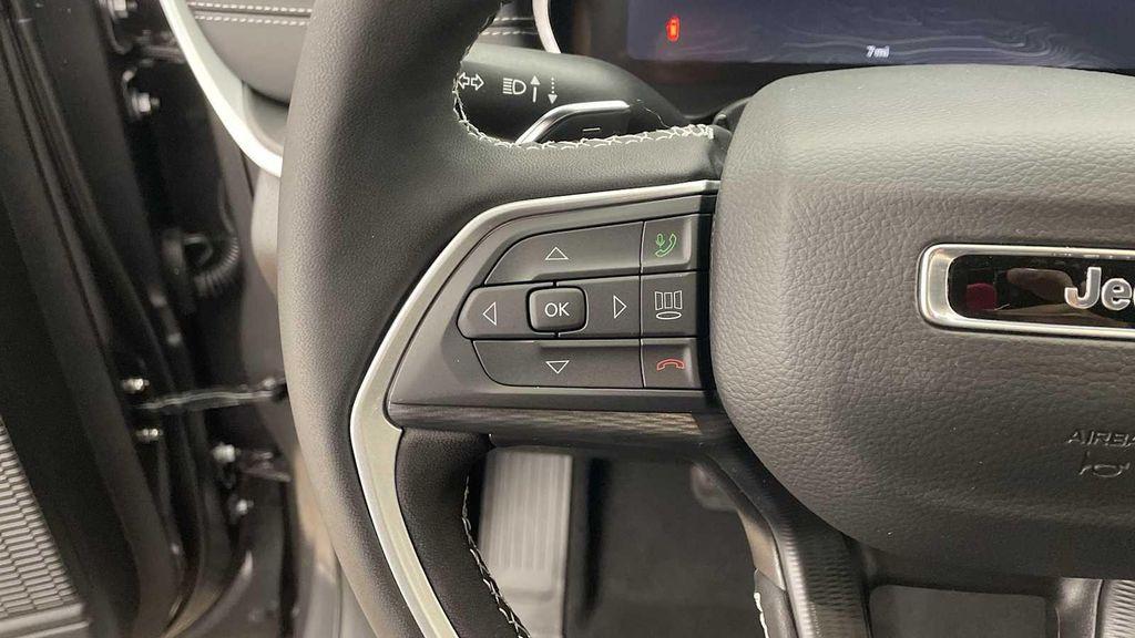 new 2025 Jeep Grand Cherokee car, priced at $44,710