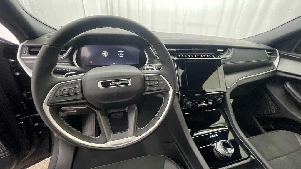 new 2025 Jeep Grand Cherokee car, priced at $44,710