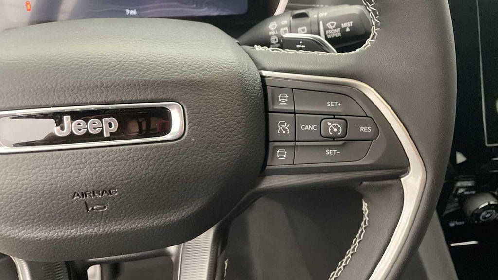 new 2025 Jeep Grand Cherokee car, priced at $44,710