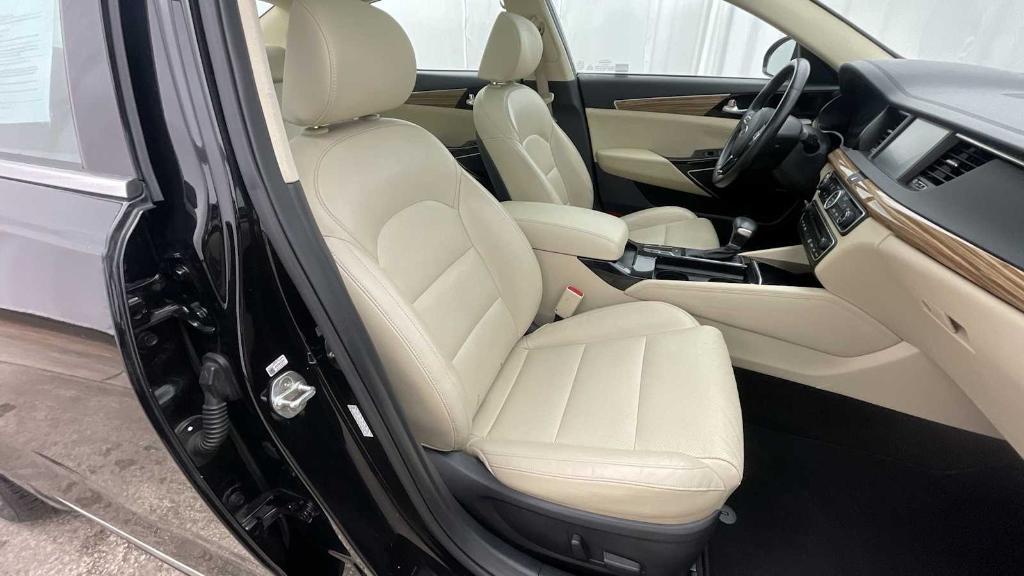 used 2018 Kia Cadenza car, priced at $17,998