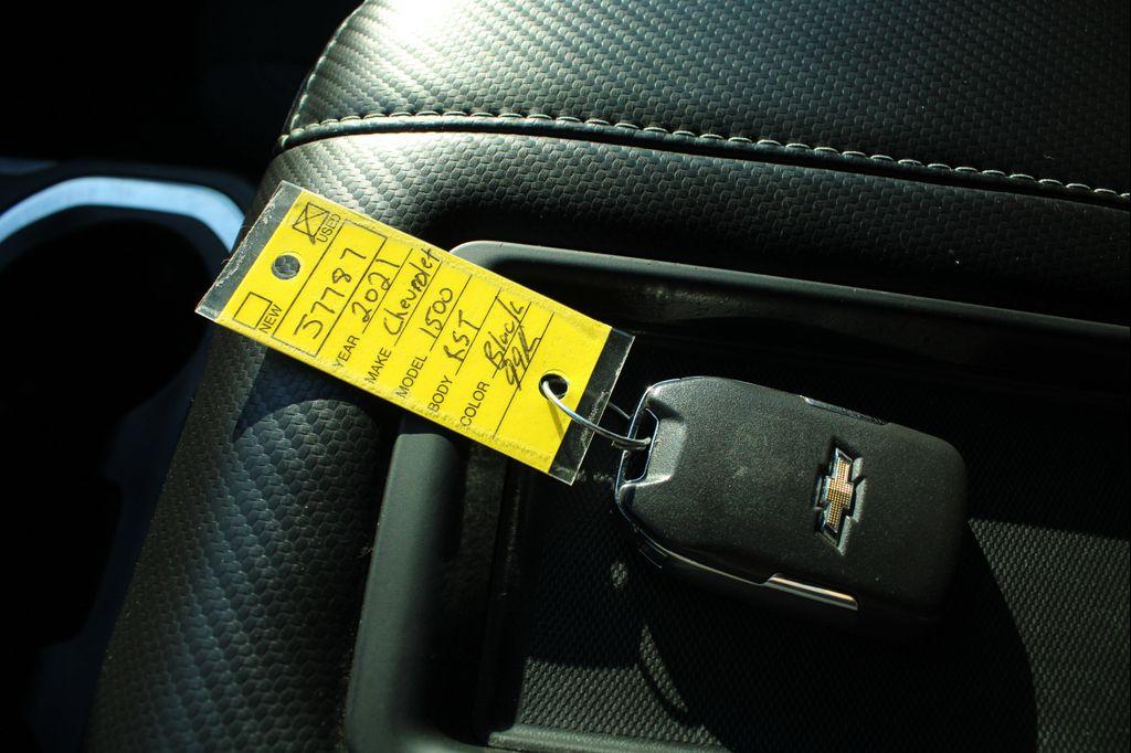 used 2021 Chevrolet Silverado 1500 car, priced at $31,000