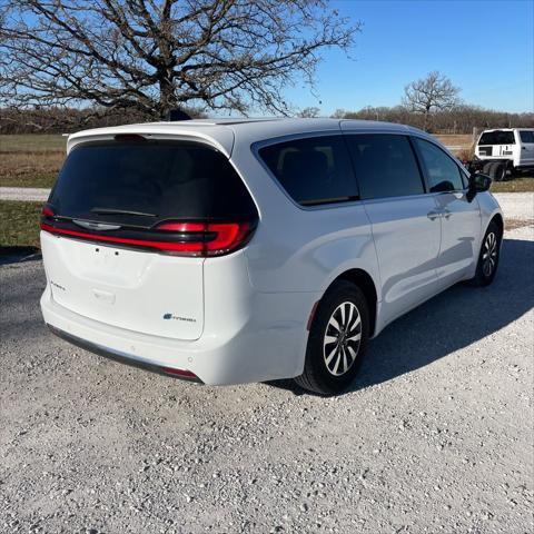 used 2024 Chrysler Pacifica Hybrid car, priced at $33,977