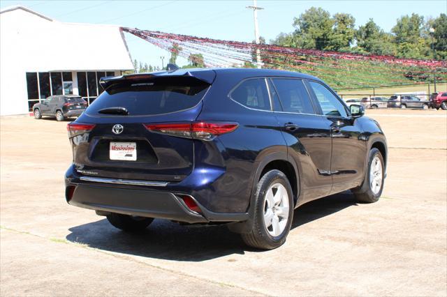 used 2023 Toyota Highlander car, priced at $31,977