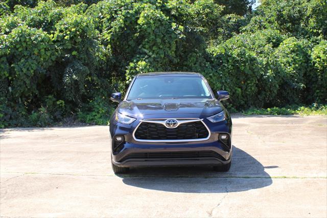 used 2023 Toyota Highlander car, priced at $31,977