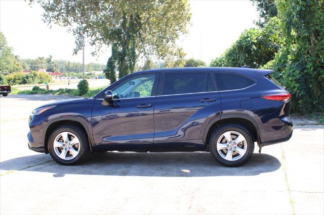 used 2023 Toyota Highlander car, priced at $31,977