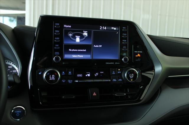 used 2022 Toyota Highlander Hybrid car, priced at $29,999