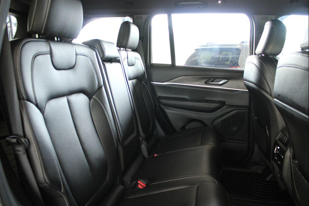 used 2024 Jeep Grand Cherokee car, priced at $36,915