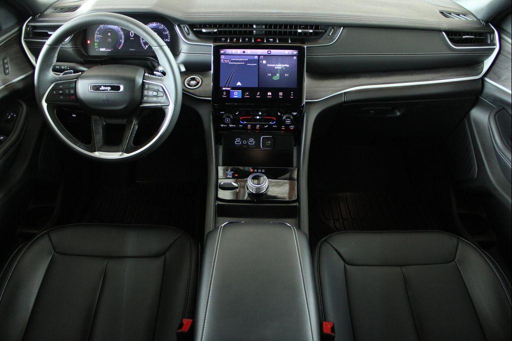 used 2024 Jeep Grand Cherokee car, priced at $36,915