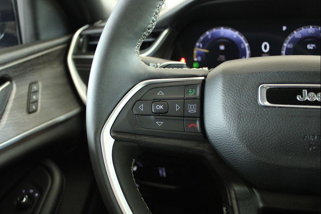 used 2024 Jeep Grand Cherokee car, priced at $36,915