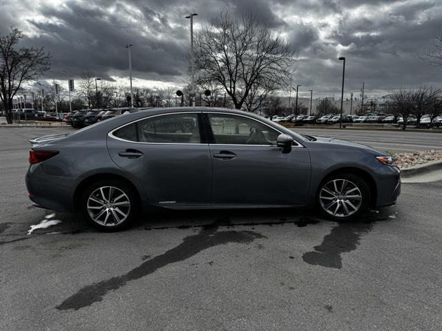 used 2018 Lexus ES 300h car, priced at $25,816