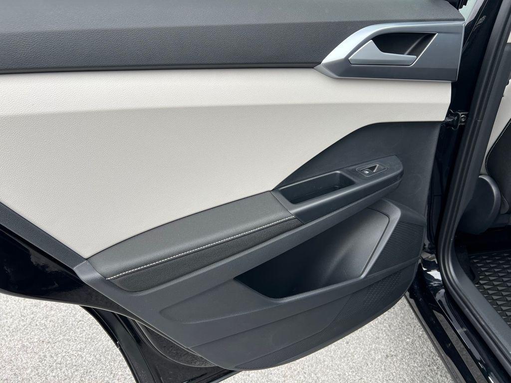 new 2025 Volkswagen Taos car, priced at $31,144