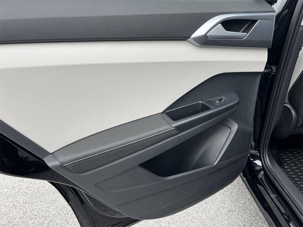 new 2025 Volkswagen Taos car, priced at $31,644