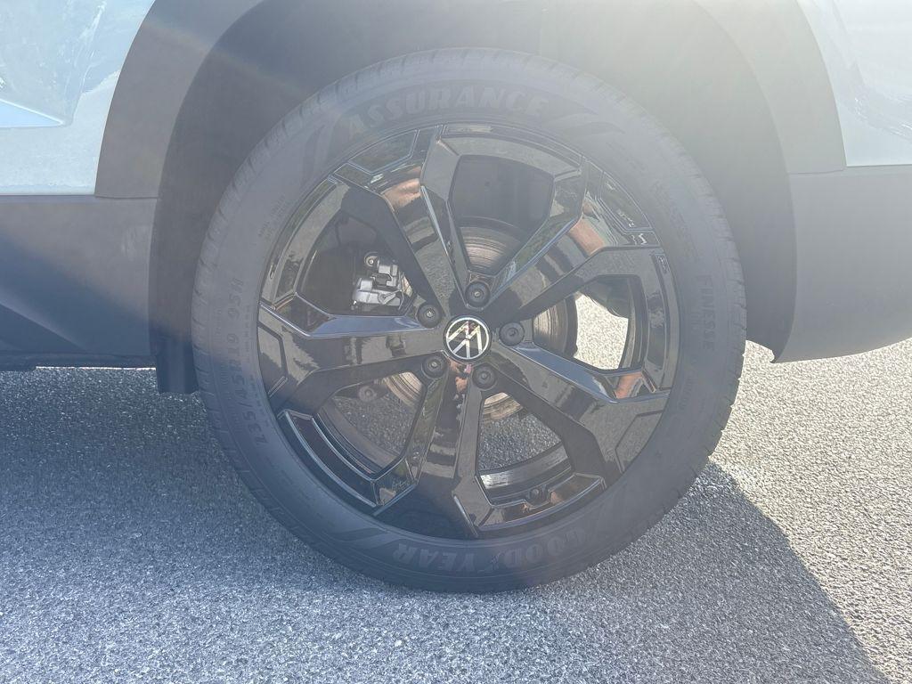 new 2025 Volkswagen Taos car, priced at $32,657