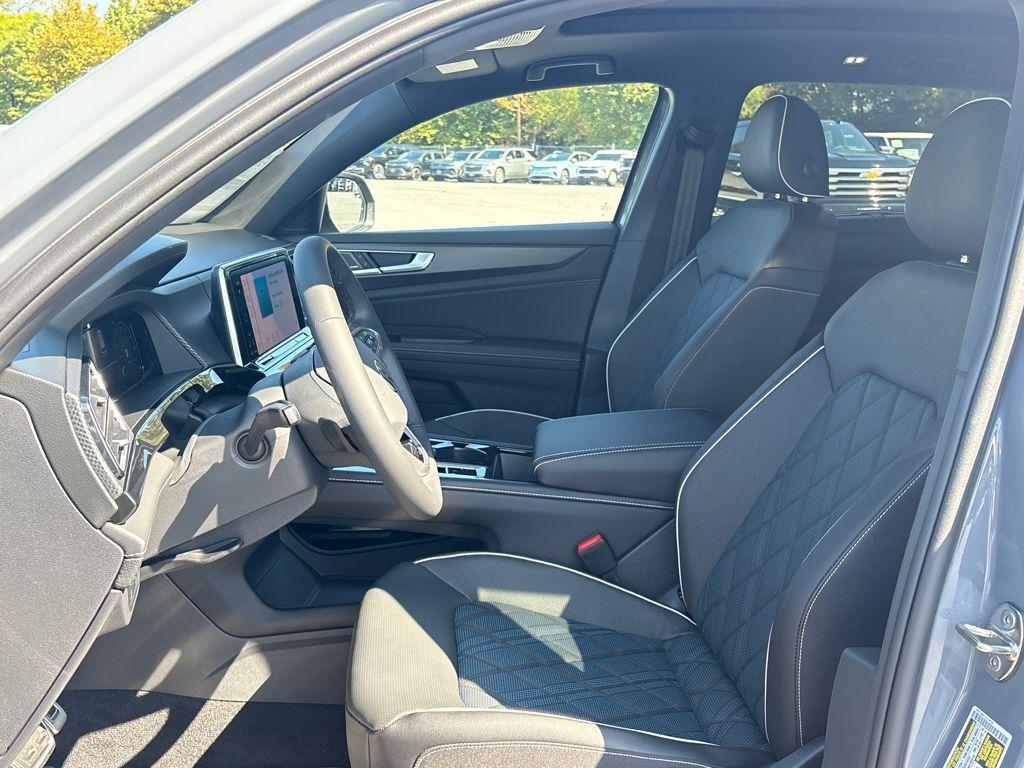 new 2026 Volkswagen Atlas Cross Sport car, priced at $54,261