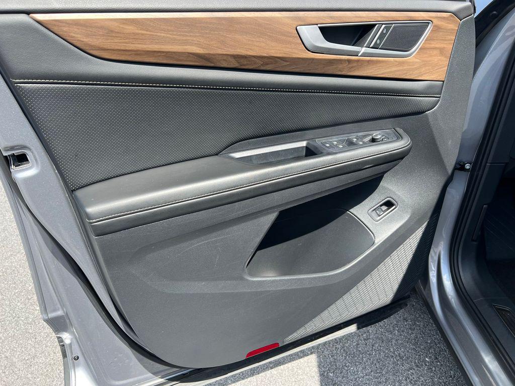 used 2024 Volkswagen Atlas car, priced at $32,595