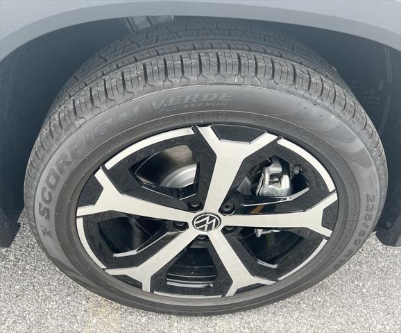 new 2025 Volkswagen Tiguan car, priced at $33,683