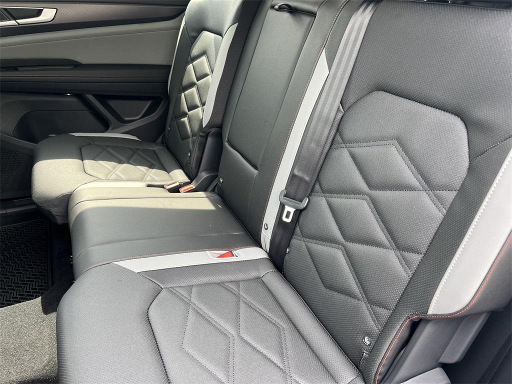 new 2025 Volkswagen Atlas car, priced at $43,579