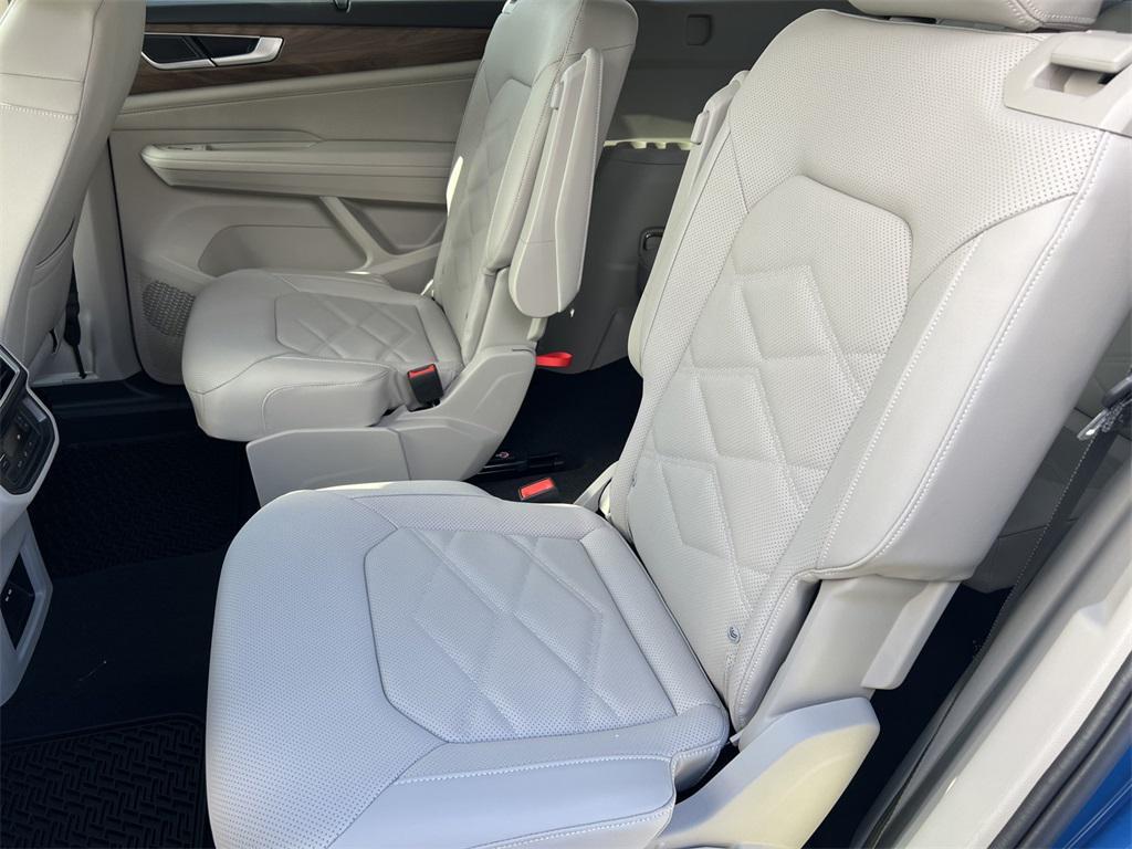 new 2025 Volkswagen Atlas car, priced at $43,093