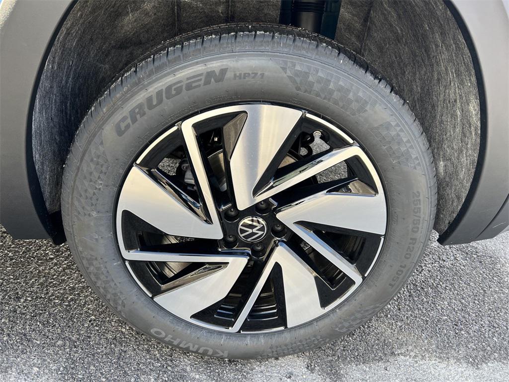 new 2025 Volkswagen Atlas car, priced at $43,093