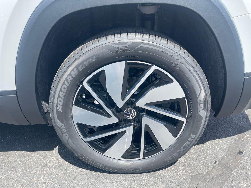 new 2025 Volkswagen Atlas car, priced at $42,766