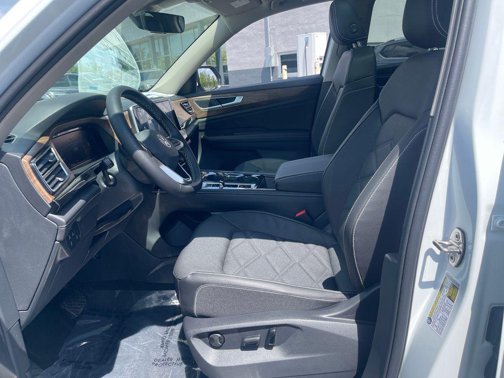 new 2025 Volkswagen Atlas car, priced at $42,766